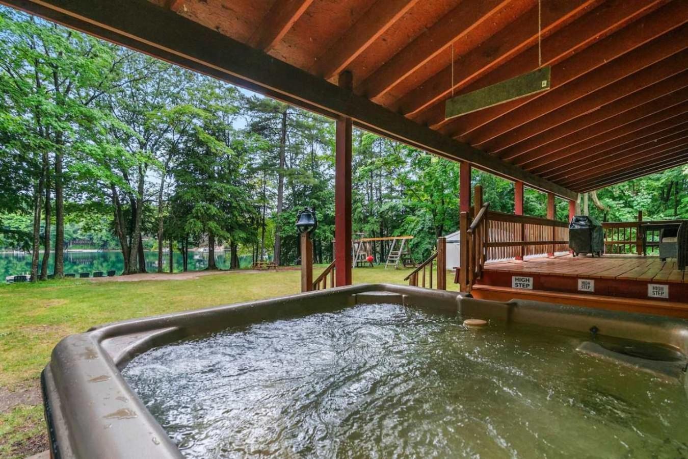 Lakeside Getaway Includes Hot Tub Pet Friendly Gaylord Exteriör bild